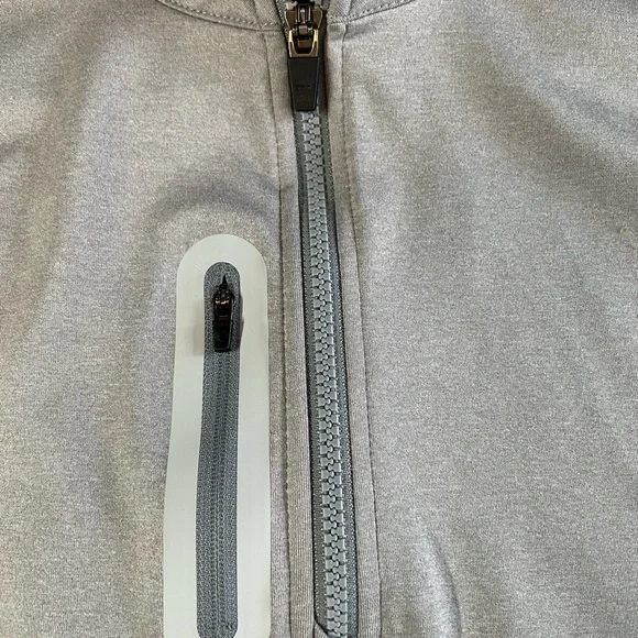 johnnie-O men’s gray zip up vest, NWOT, size S - Picture 4 of 5